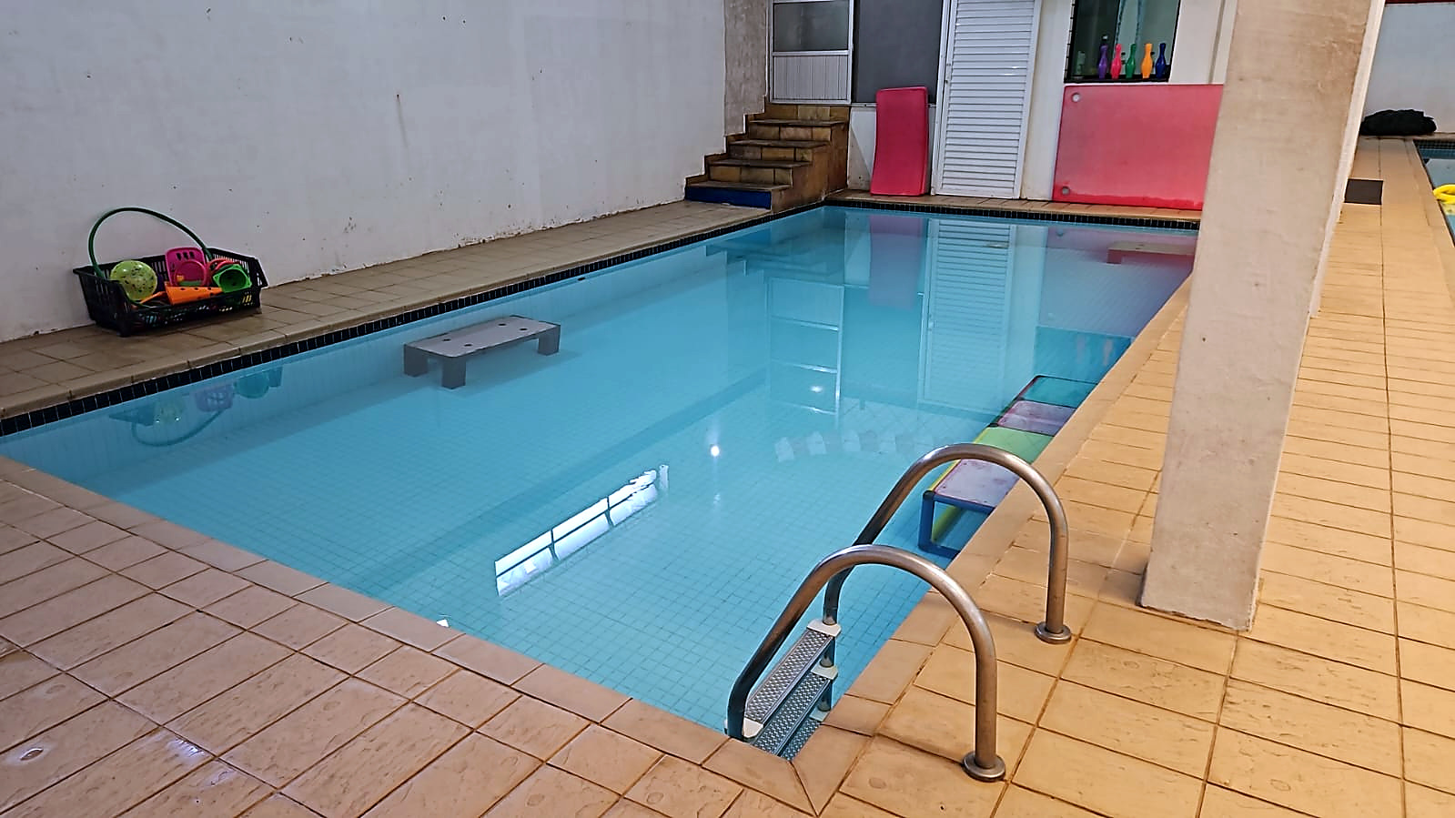 Piscina infantil aquecida da Aquademic